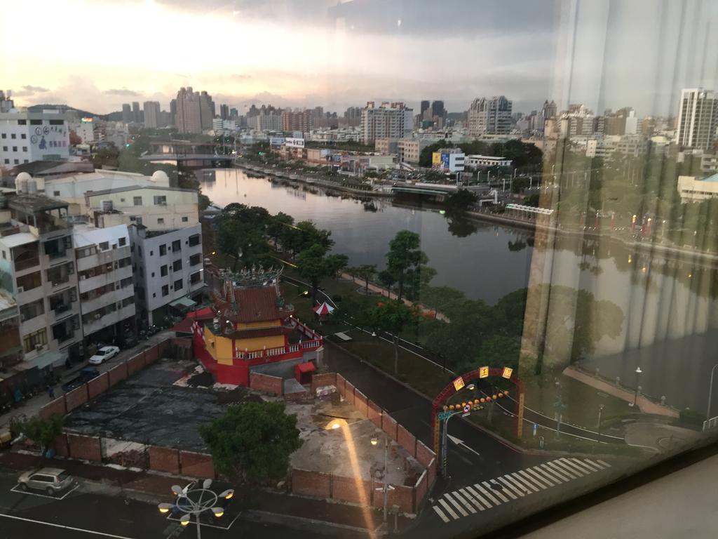 Bazhong Sentosa Hotel เกาสง ภายนอก รูปภาพ